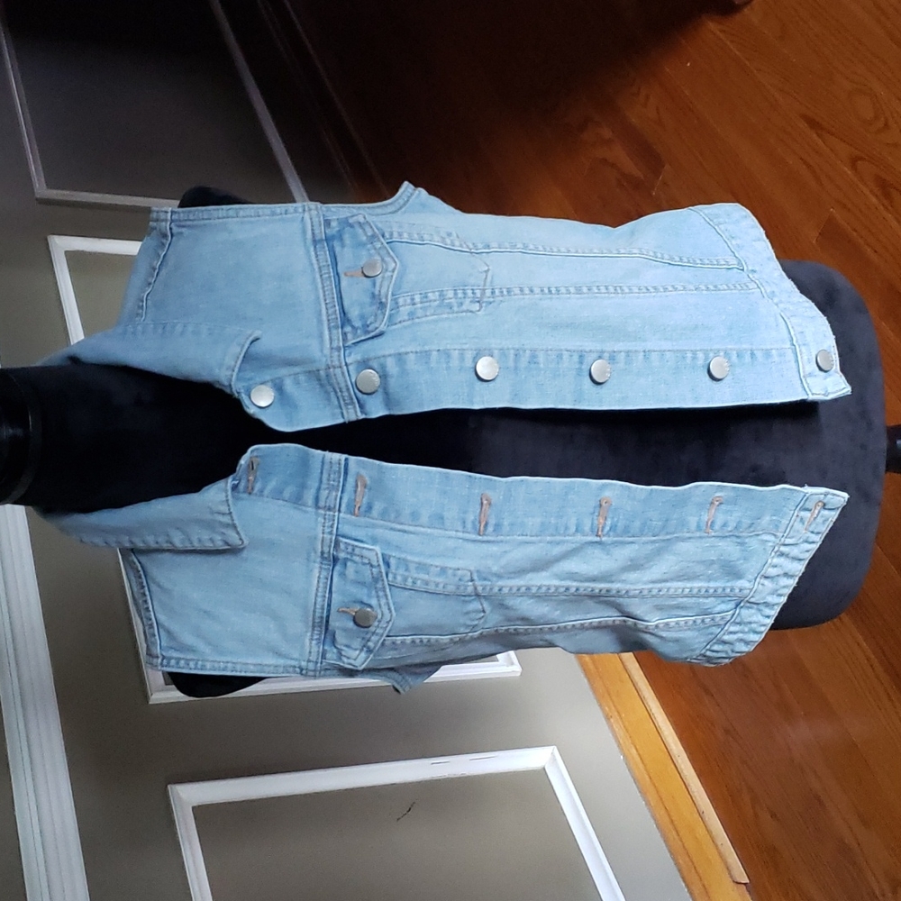 Gap Women's 1969 Denim Vest Size Medium - Picture 2 of 10